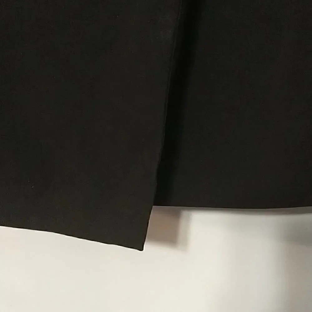 Zac & Rachel Black Asymetrical skirt sz 6